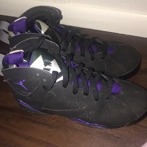 Retro Jordan’s GREAT CONDITION YOUTH 6.5/ women’s 8